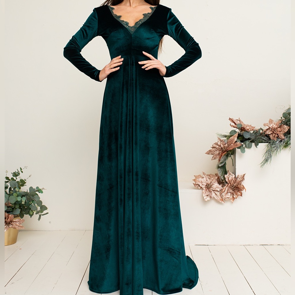 ❗️NEW❗️ Dark Green Velvet V Neck Lace Backless Dress